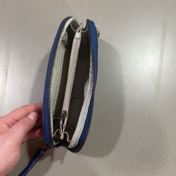 Genuine Leather wallet/wristlet - Picture 7 of 10